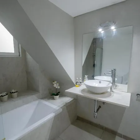 Liberty Avenue Apartmán